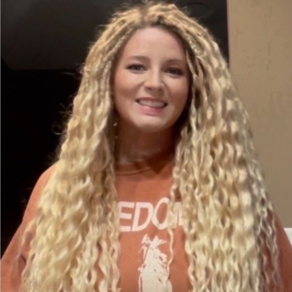 Braid in dreadlocks - Picture 8 of 9